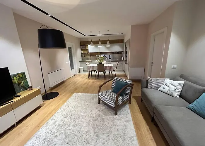 Modern Flat Near The Lake And Blloku